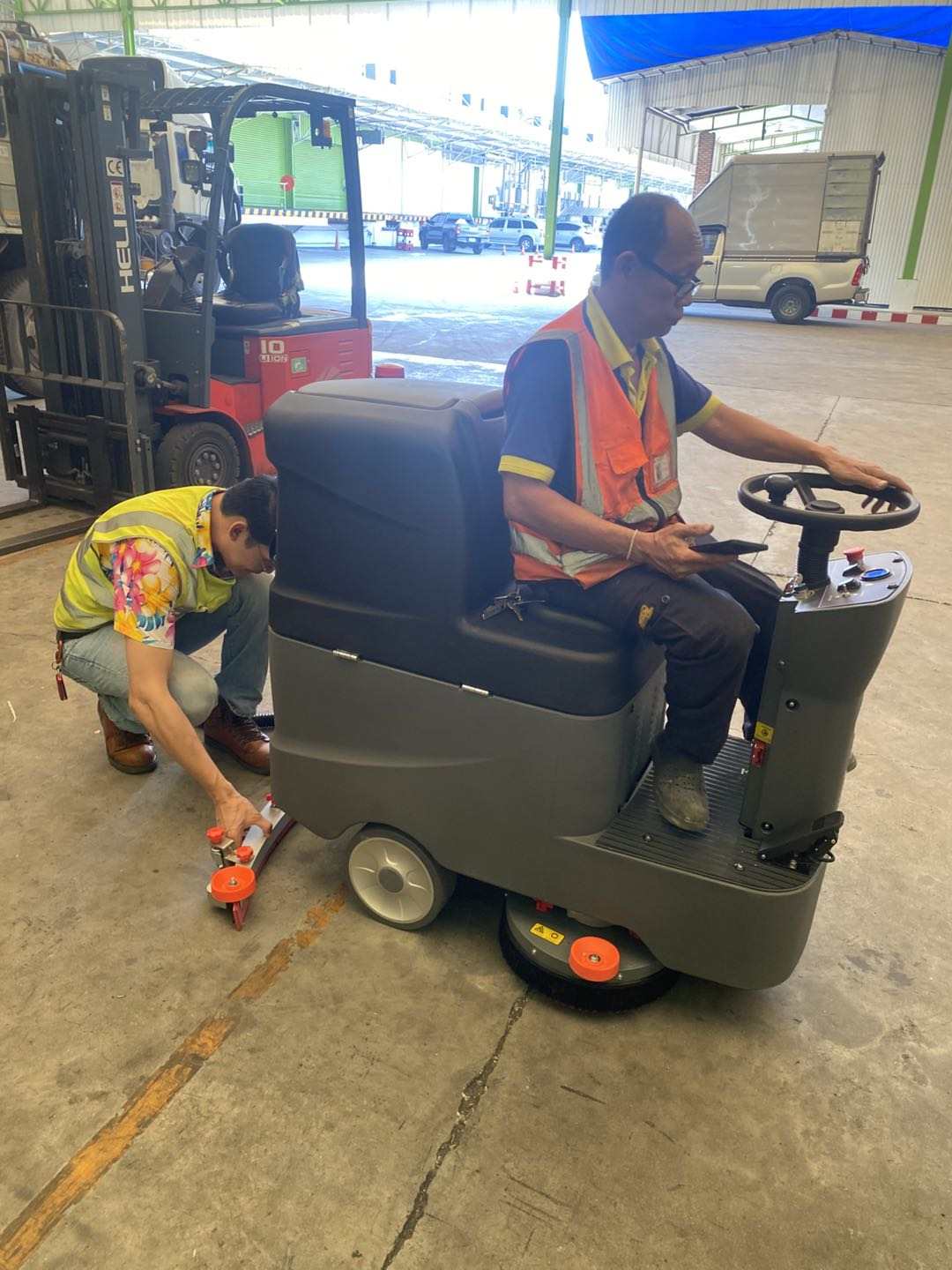 Customer Success Story: Alton A-9R Ride-on Scrubber Delivers Exceptional Cleaning in Thailand